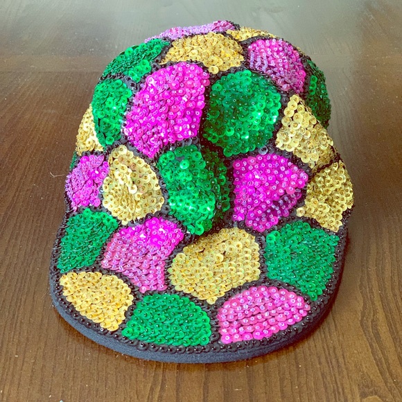 SOLD - SEQUIN BASEBALL CAP MULTICOLOR FESTIVAL WEAR - Picture 1 of 4